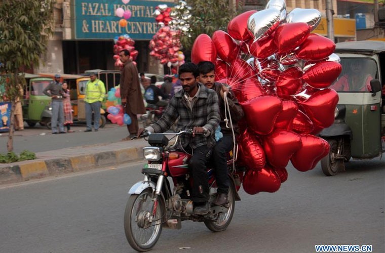 Khong khi ngay Valentine ngap tran khap the gioi